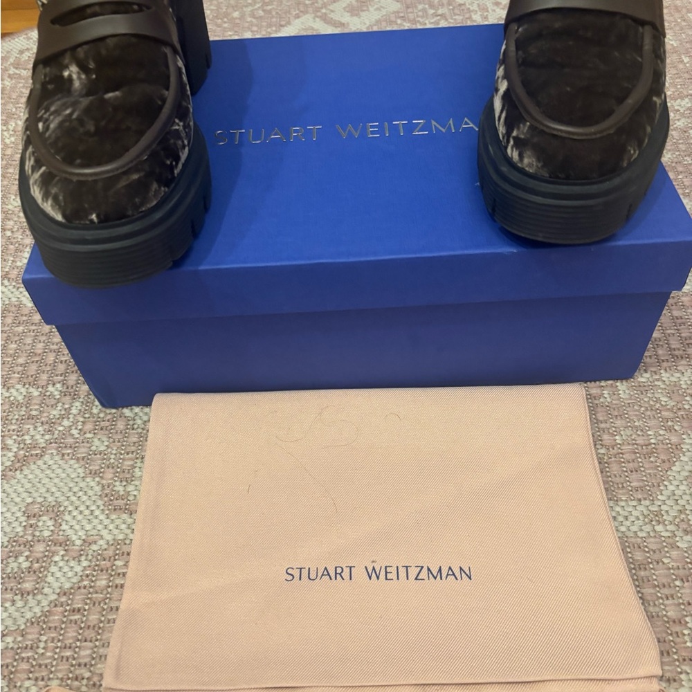 Stuart Weitzman Women's Brown Velvet Loafers lugg sole